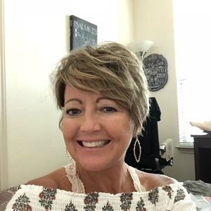 Meet your Posher, Denise